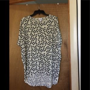 ❤️Lularoe Top.  Size XS.